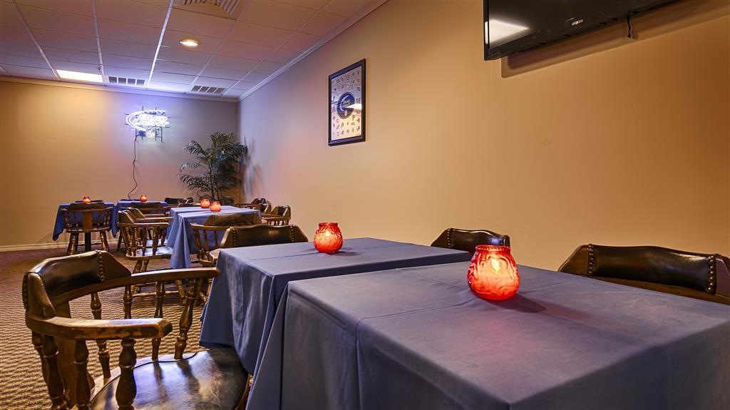 Best Western Crossroads Inn DeFuniak Springs Restaurant photo
