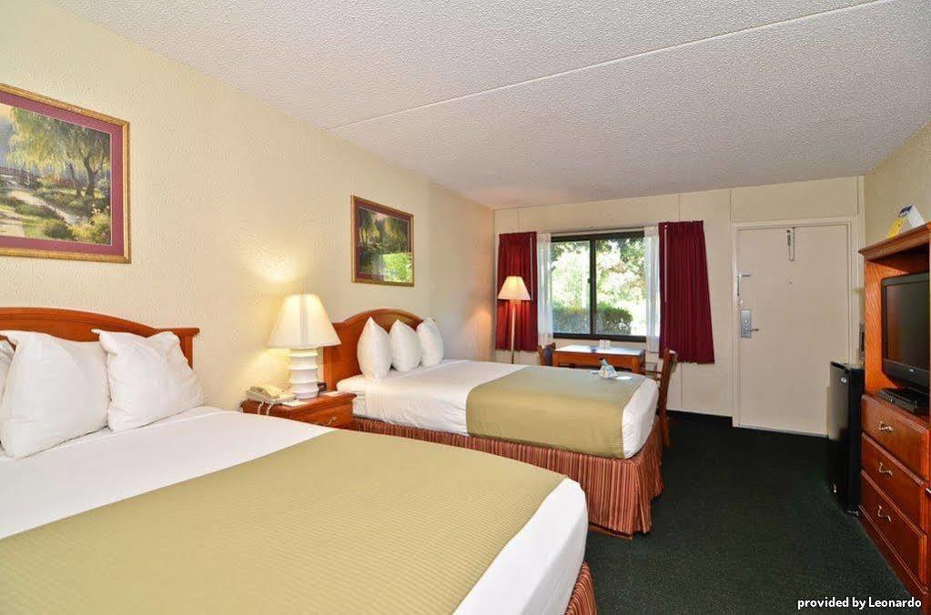 Best Western Crossroads Inn DeFuniak Springs Chambre photo